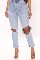 Tabloid Starlet – Zerrissene Mom-Jeans – Hellblaue Waschung